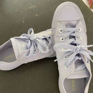 Lilac converse All Stars size 6, worn once!💜
